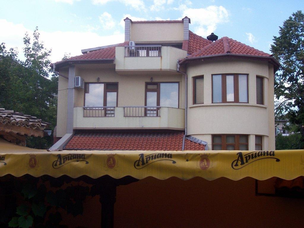 Fenerite Family Hotel Tâgovişte Exterior foto
